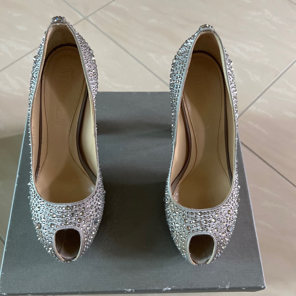 #2388 Alexander McQueen Crystal embellished Platform Pump Light Gray size 38